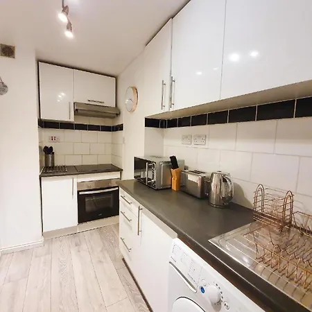 Boutique And Beautiful Bristol Apartment